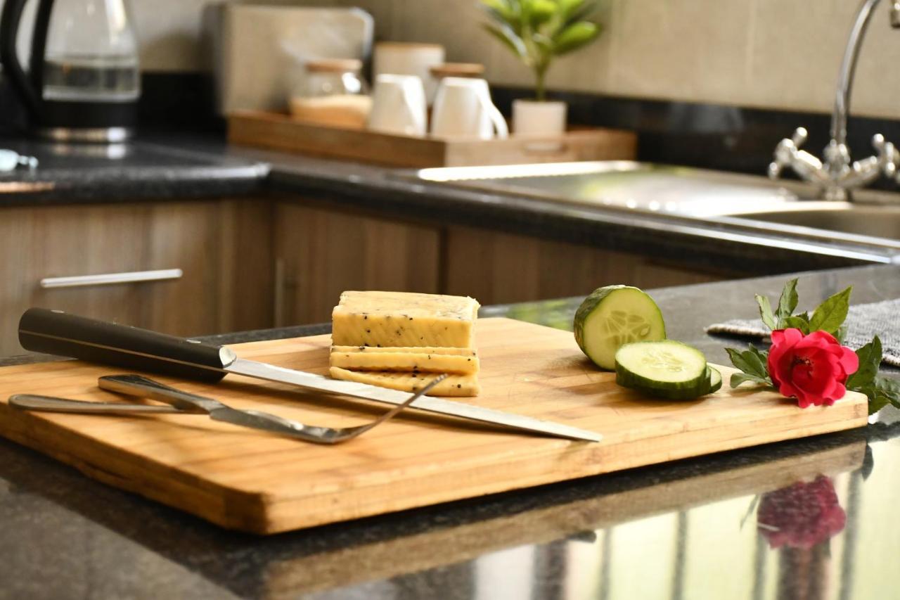 Spacious Self-Catering Apartment At Etuna Gardens. Pretoria-Noord Eksteriør bilde