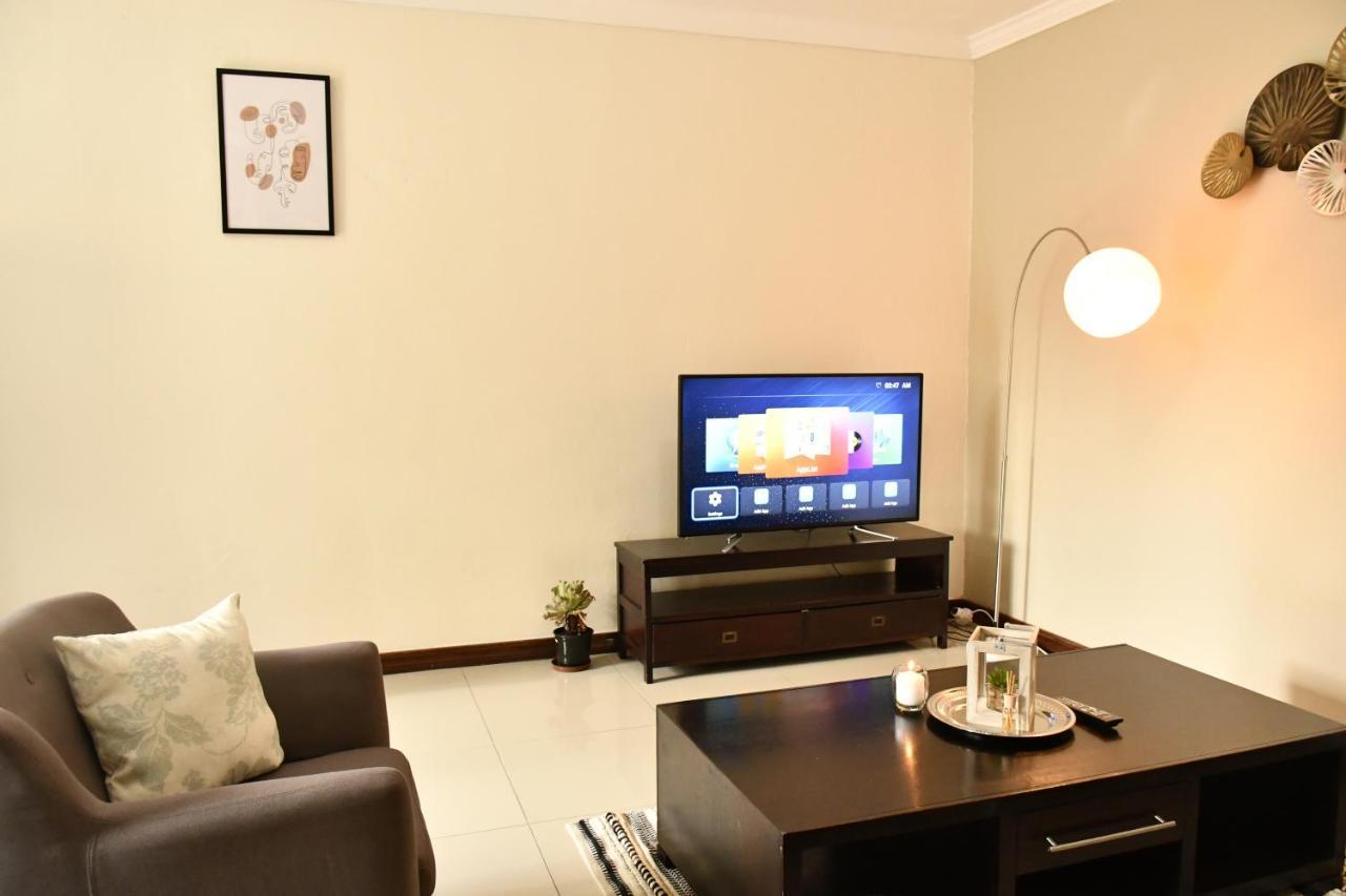 Spacious Self-Catering Apartment At Etuna Gardens. Pretoria-Noord Eksteriør bilde
